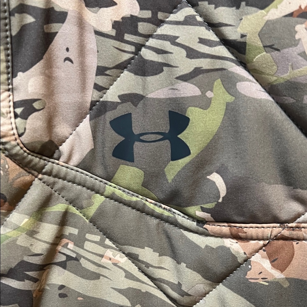 Under Armour Men's Camouflage Quilted Vest - Picture 3 of 4